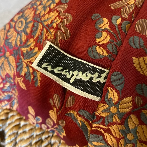 Newport Elegant Red and Gold Tapestry Damask Oblong Fringed Pillow - Picture 4 of 6